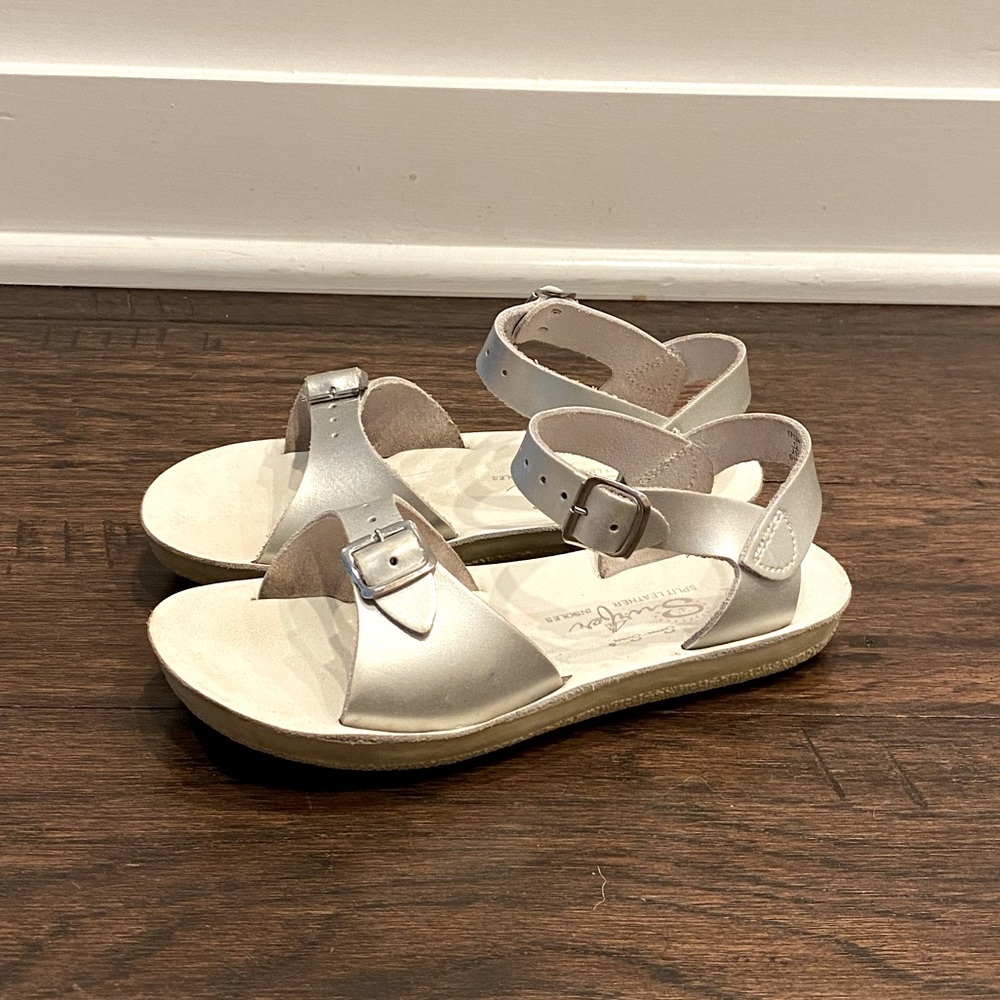 🚫SOLD🚫 San Surfer silver sandals